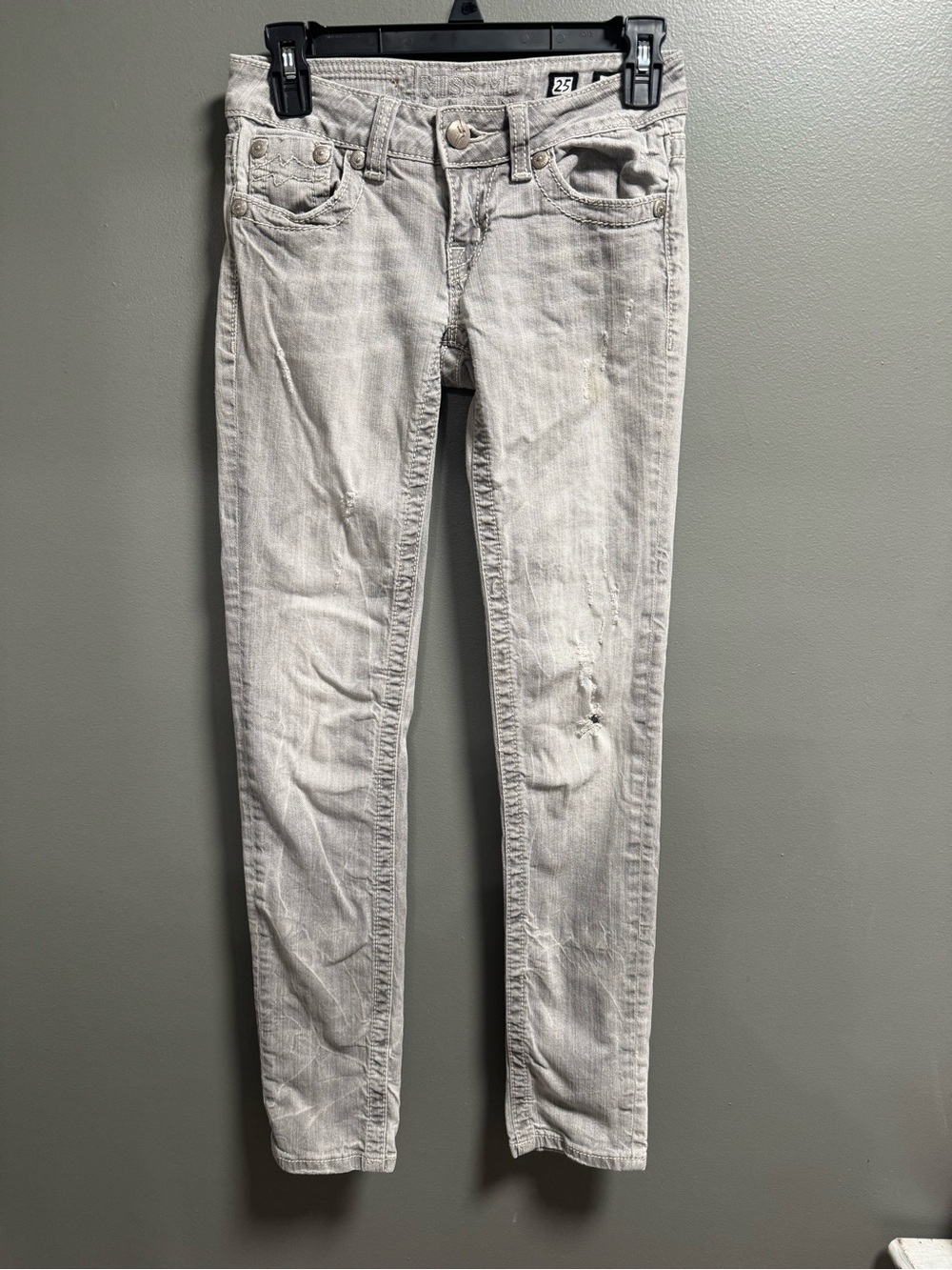 Miss Me Y2K Light Gray Sunny Skinny Jeans 25 ** has small spot pictured